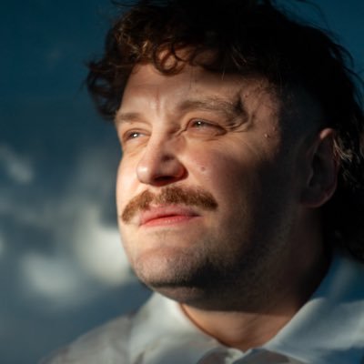 Житель Одеси, Лагідний Майкл, АНТАЙТЛД СТРЕЙТ СІТІ, співак ротом у @septaisnotaband та @nietzscheband, зробив @followlouderme, заснував @venonarecords