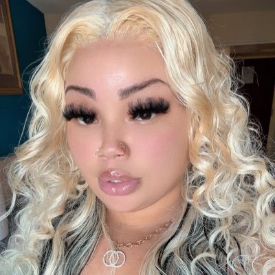 WELCOME TO THE DOLL HOUSE OF CAKE 🎂 Instagram @babyy.dolll___