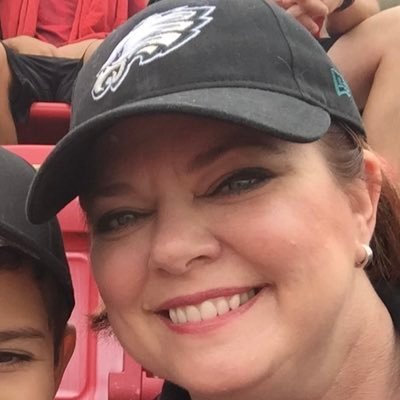 Mom, Traveler, Reader, Coffee Lover. Pluviophile. Lover of words and music. Fibromyalgia warrior. 💜HSP. #Ally #FlyEaglesFly #GBR ♥️ NO LISTS #NSFW @IRobBMar
