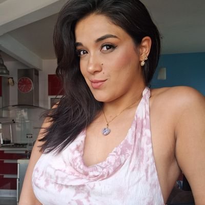 Venezolana y Gocha en México, El socialismo me arruinó la vida, todo lo que odian en Boomerzuela,
Enamorada,
no twiteo nada interesante SOLO RESPONDO 😂