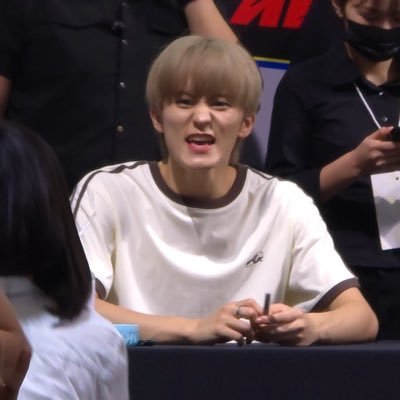 bluegarmay's profile picture. แม่น้องม้าคตุวจิงมีใบ (mark🎀)