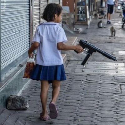 معتقد به دفاع مسلحانه / نه شیخ - نه شاه - نه رجوی /صدای گلوله از فریاد بلندتر است. / پاتریوت