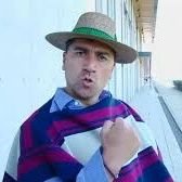 Chuncho hasta las ultimas consecuencias, cansado de la ex barra LDA, aunque a veces, me paro de Andes para volver a cantar en la puerta 14 .