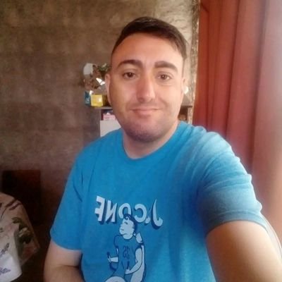 Me gusta escuchar música y leer 📚 amo a los animalitos tengo a 6 🐱🐱 gatitas y perritas.🇺🇾