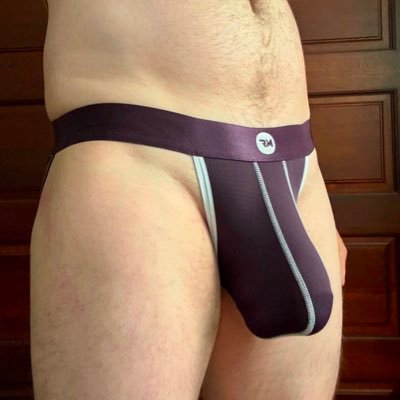 30,🏳️🌈, 6’5” - Love undies, bulges, pumping, and ball stretching. DMs open MDNI 18+