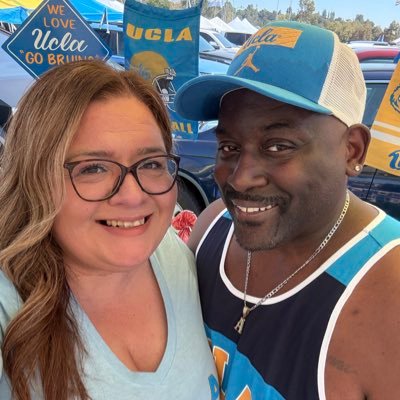 ABruinGirl's profile picture. Married my Soulmate 😘 @dre23akind💕 Love my Sports Teams: @UCLAathletics 💙 @DODGERS 🖤 @LAKINGS 💜 @LAKERS 🏈 @BRONCOS Love&Respect @JoeBiden @KamalaHarris