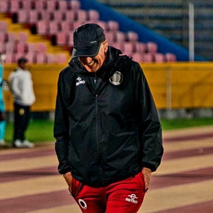 Apasionado por el fútbol, por mi familia y mis amigos.
