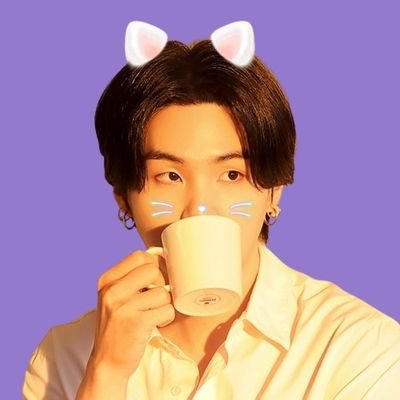 Fan Account | same on 🦋 | OT7 always, with a soft spot for the Daegu guys |
Lover of Books, Cats & Coffee and colour 🟢 | #BTSScientists
