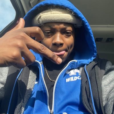 ”HuH…stop sign?🛑👀”✨23 wit🕳️dimples🕳️👨🏾🦽yes I’m in a wheelchair yes I got shot👨🏾🦽💥but can I eat you den forget you🤷🏾♂️backup @Tukah00