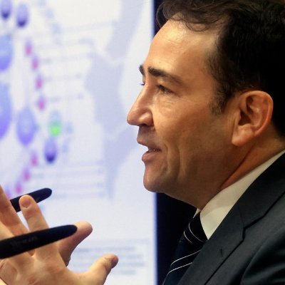 Presidente (CEO) del Instituto de Crédito Oficial. UJI e IVIE.
CV: https://t.co/dbFwiV4T5O