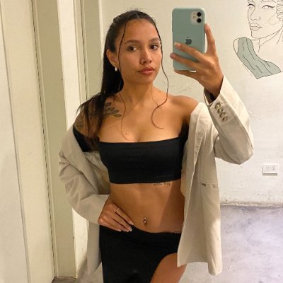 morenavera__'s profile picture. Subtle chaos, immaculate vibes | candle collector