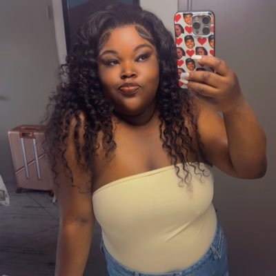 tbebbie's profile picture. #MyAsu22🐝 #LLM👼🏾