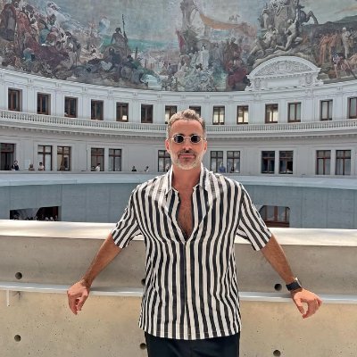 Arab American🇺🇸 traveling the world and running my trading busines💼 his is my new account—my old one was hacked🤦♂️ I'm trying to get my 30K followers back