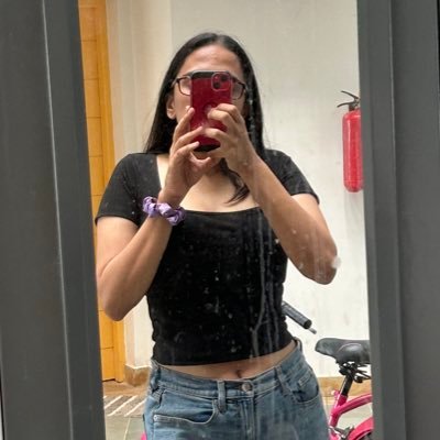 kumkumonlygirls's profile picture. follow if you can deal with narcissism