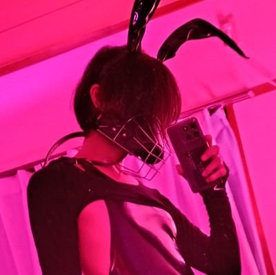 バーで働いているドマゾメスお兄さん。日常的にメスイキするくらい開発済みのマゾメス。Fantia→https://t.co/A7xw2LmZ92