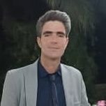 صدای من رو از زیر خط فقر میشنوید...!
کارگر ساده،کم سواد
علاقمند به موضوعات سیاسی و اجتماعی
امیدوار به زندگی بهتر وآزادی و سربلندی برای ایران