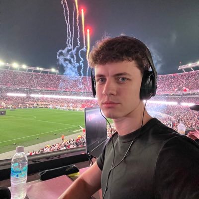 Periodista / River en @splendidam990 / También en @coloniaam550 y @fmmilenium / La vida es eso que pasa entre Mundial y Mundial / TikTok +237K