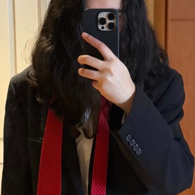 Wasian. 20. Love wearing suits and being worshipped. New to X but I’ve been doing this for 2 years. Read my pinned tweet before approaching 🫰