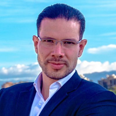danielacevedos's profile picture. 👨‍⚖️Abogado. 🖥 Magíster en Ingeniería. 🏅 Atleta. También bailo y cocino. Te doy consejos prácticos para mejorar en cada aspecto de tu vida, un día a la vez.