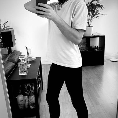 TwinkBoySecrets's profile picture. uncut bi into rubber sportswear socks bondage edging cum control chastity and more 

DMs open!😈