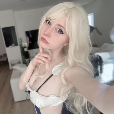 Cosplayer ☀️ Gamer ✨Full Time Miku Obsessor 💫 Fansly creator 🌕 cosplay acc: @oharucosplay (no agency! all me)