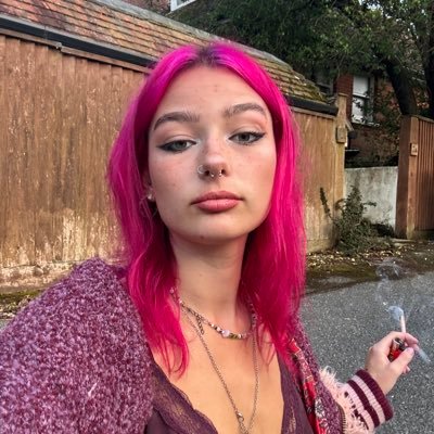 british findomme🇬🇧{18+} || a brat & princess⋆⭒˚.⋆ your most expensive habit 👑 want my attention? spend👅 (throne + paypal + revolut) @bitofberry2