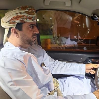 هنا كي أستفيد الجديد المفيد
لا غير .... تويتر أجمل بلا سياسه..