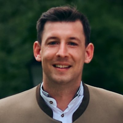 thounameis's profile picture. Happy dad | Hobby builder | Into data, products & meaningful conversations | Sharing my learnings & insights with an open heart & mind.