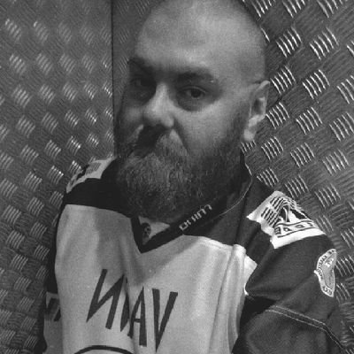 36. Straight. introvert lone wolf. Vegan xⓋx Straight Edge. Teetotaller. Ice Hockey fan. Baseball fan. Classic Cars.