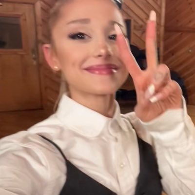 imperfxct4ari's profile picture. she / her | 🇵🇸