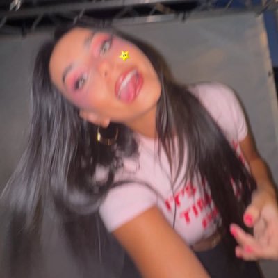 chiaraversee's profile picture. chiara unnie 🐰🩷