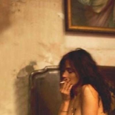 daaliiinnn's profile picture. yüzlerce kez toparlanmış dağınık bir oda.