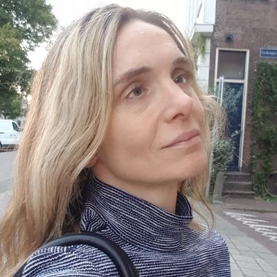 Statistisch analist CBS; economie; politiek; rokjes & jurkjes; Zeeuwse roots; ex-010; nachtelijke radijsjeseter; muze van de esprit de l'escalier. Tweets privé.