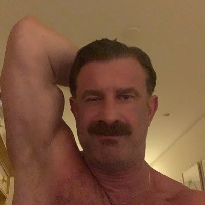 🏋️♂️ Bodybuilder | Proud Muscle Athlete | Sharing Fitness & Life | DM for collabs