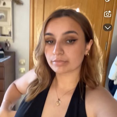 je caresse des chicot dans la vie 🦷 insta: maddy_plns