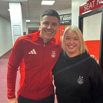 Massive Aberdeen fan I love the simple things in life like time spent with my Boyfriend Graeme, Friends and Family. ❤️all things Disney!