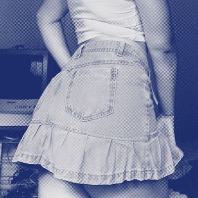 já disse e repito: ñ me levem a sério sou falsa, manipuladora, mentirosa e filha da puta. escrevo o que vêm na cabeça, só futilidades. (ela/dela/a)
