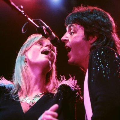 # 1 paul mccartney enjoyer (who says both john/paul are her favorites) •21 @bugsforbeatles