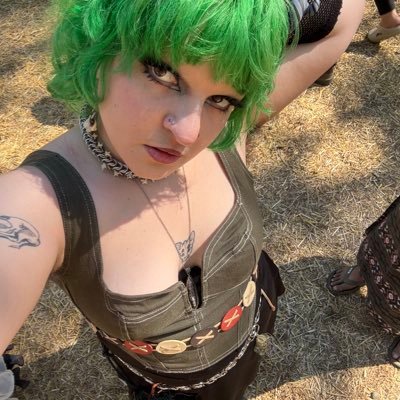 (they/them) ◦ horror ◦ anime ◦basil stan◦🔬🦠 ◦ (27) {minors dni} 🇵🇸🕊️ BLM ACAB FUCK TERFS