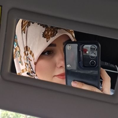 متاهل، مامانِ دخترک. کانال تلگرامم که یه مشت چرت و پرت توش آپ میکنم⬇️
