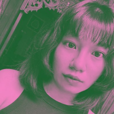 Selenophile | Loves to read | yapping about everything including Beauty, Perfumery and life✨