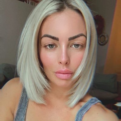 Mandyrose264363's profile picture. This is my back up account follow up guy love you guys 💕