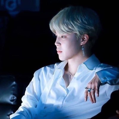 KueenMochi's profile picture. if onlyyyy user j.m knew who’s waiting for him