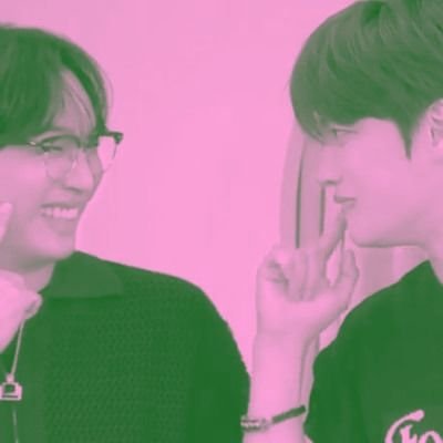 it's my little world, and i'm livin'. tvxq, jaejoong, hoppipolla, roy kim, and hyolyn are in.
• (she/her)
