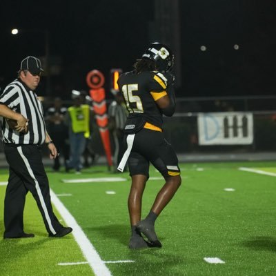 Football,Track and powerlifting : Starkville High (c/o 2026) LB 6’0 205 lbs kmcquiller@yahoo.com 6627691934