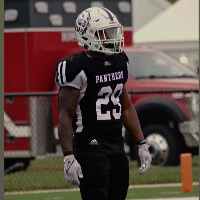 5’10 |194lb |RB/ATH| 4.47 |3.1 Gpa| AA in hand | Rs-sophomore| @ellsworth_CC_FB || cell: 513-283-2272| NCAA ID: 2407361875 #jucoproduct