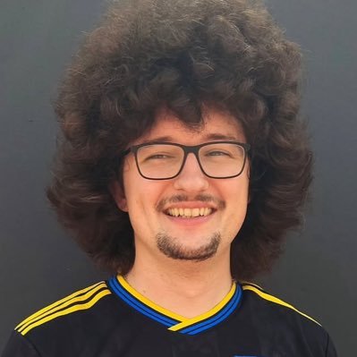 just some shitposter who likes kpop & sometimes speaks about other stuff