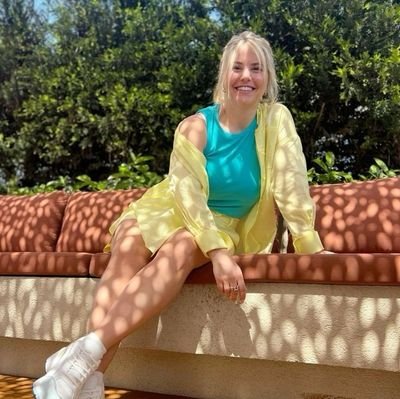 Beatriceeg1182's profile picture. 