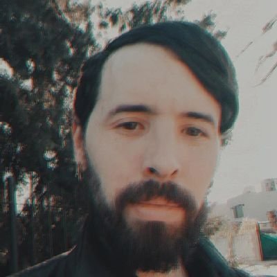 nadando fuera de la pecera
tratando de respirar un día más
el hambre es una cuestión de hecho
y las palabras se ahogan en tu deidad