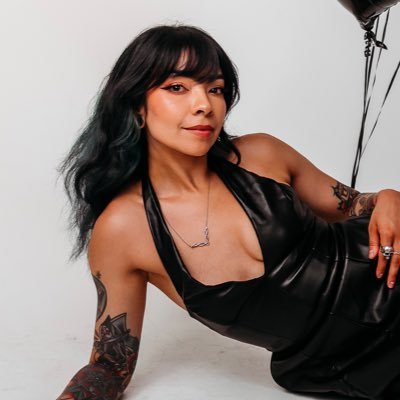 🇲🇽 Latina Content Creator | Twitch & YouTube Partner | @hottopic Partner 🖤 | @GhostLifestyle code: SENPAI for 20% off! | https://t.co/l0bPrHzodF